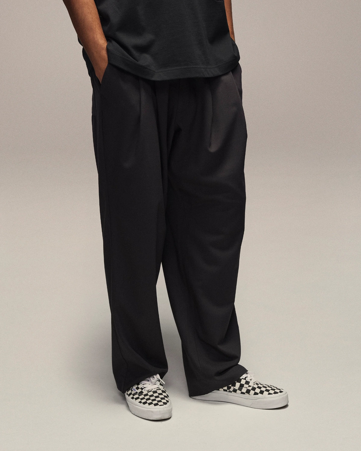Sixth Bloom House Trouser Pleated Black – side view