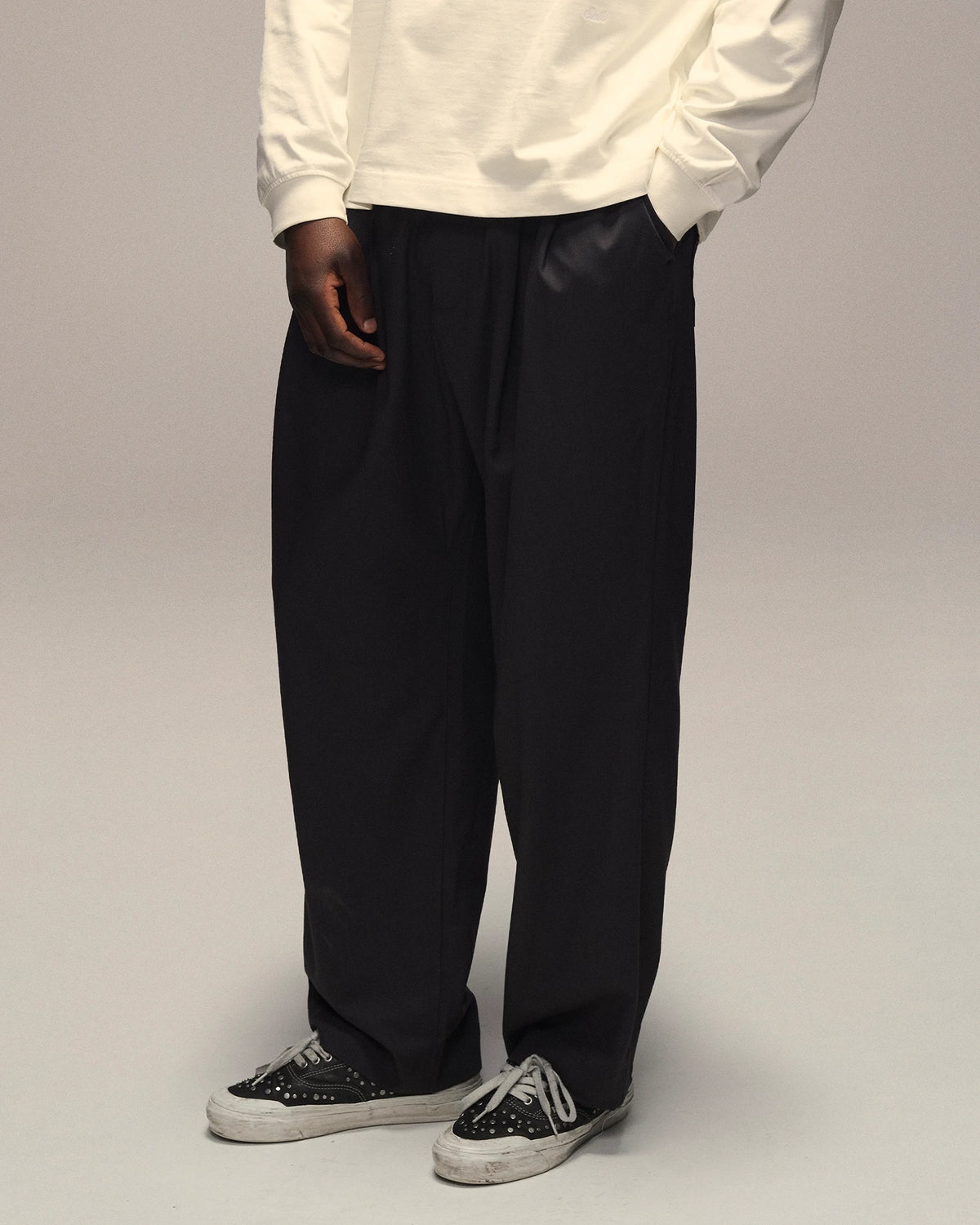 Sixth Bloom House Trouser Pleated Navy, side view