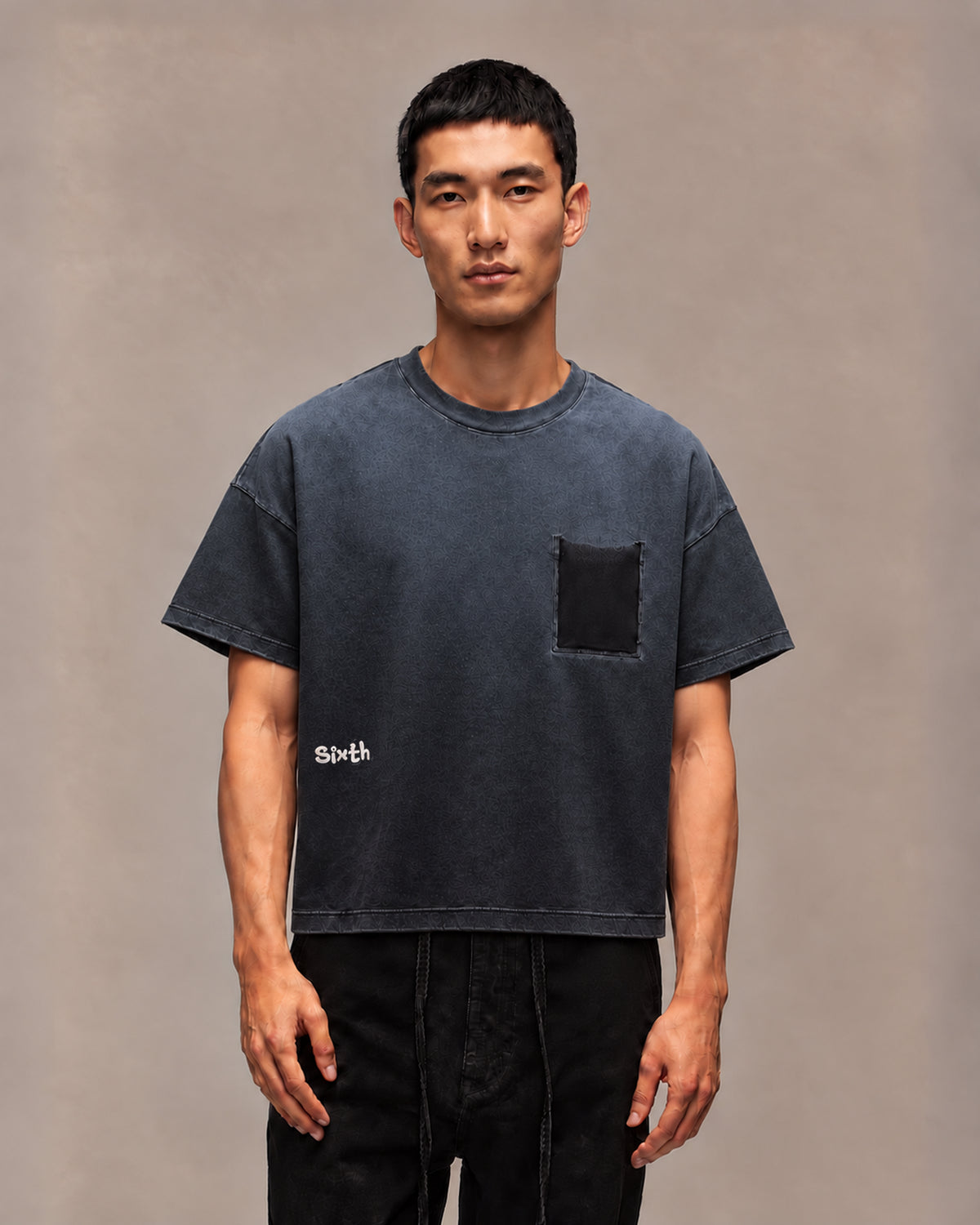 Sixth Bloom House Spray Pocket Tee Black – photo 2
